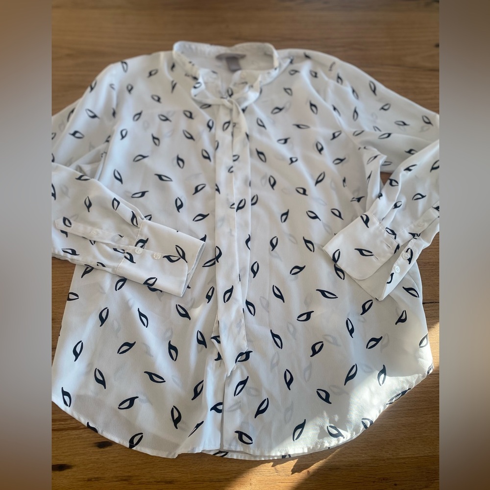 H&M Printed Long Sleeve Button Down‎ Tie Neck Blouse White Black 12 Preloved